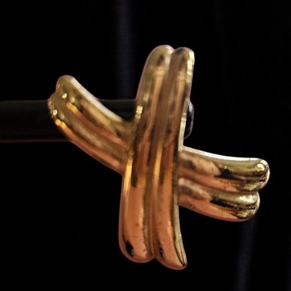 Vintage AVON Goldtone X Stud Earrings - Picture 4 of 5